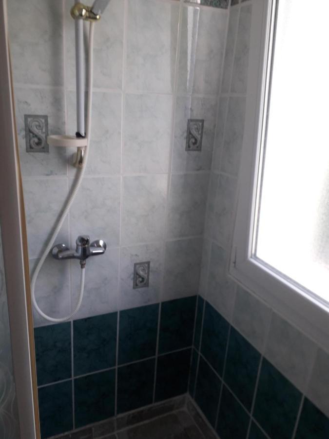 Le Jardin Fleuri Bed & Breakfast Saint-Nazaire  Dış mekan fotoğraf