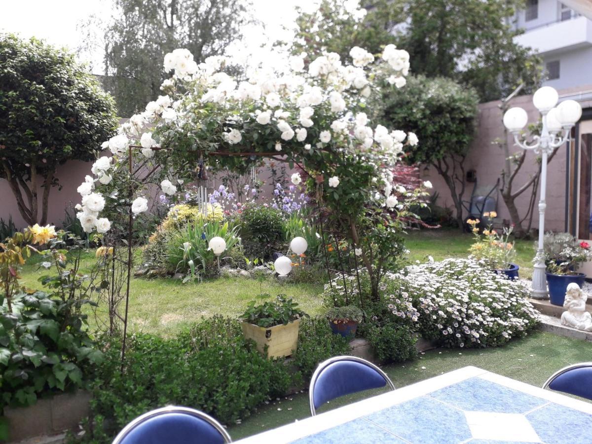 Le Jardin Fleuri Bed & Breakfast Saint-Nazaire  Dış mekan fotoğraf
